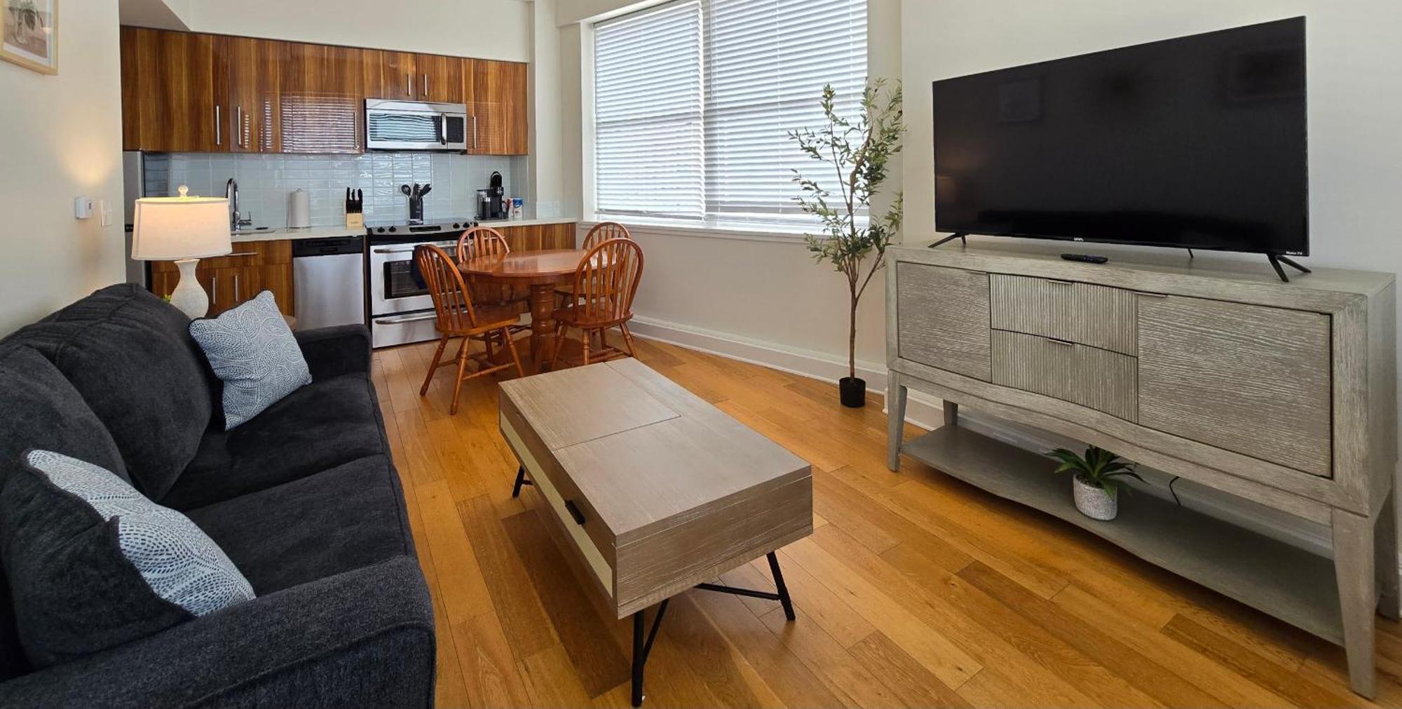 Amazing Condos Beautiful View 2 Blocks To French Quarter, Small Rooftop Pool, Gym, Seanger Theater, Super Dome, And Bourbon St Nueva Orleans Habitación foto