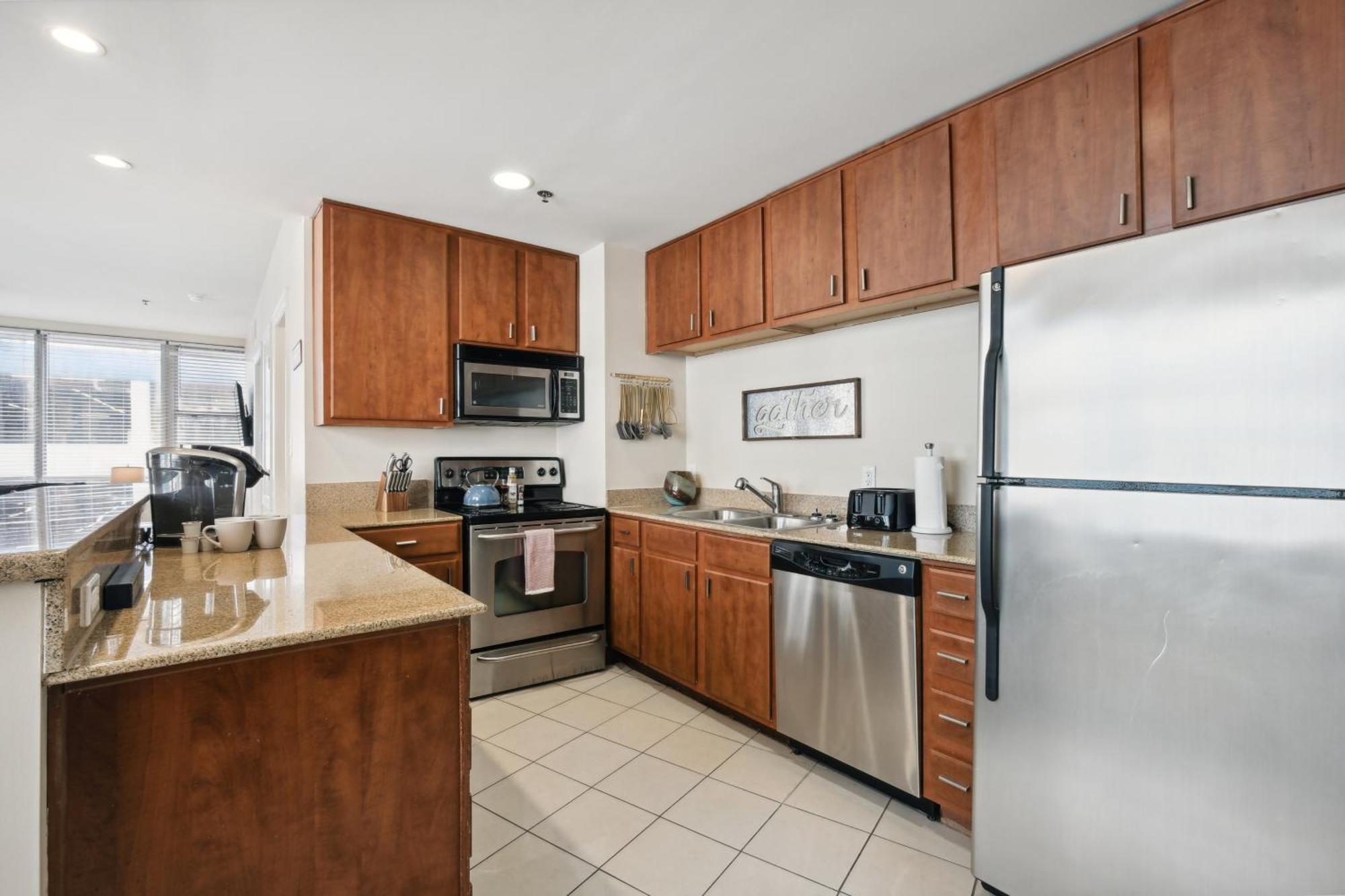 Amazing Condos Beautiful View 2 Blocks To French Quarter, Small Rooftop Pool, Gym, Seanger Theater, Super Dome, And Bourbon St Nueva Orleans Habitación foto