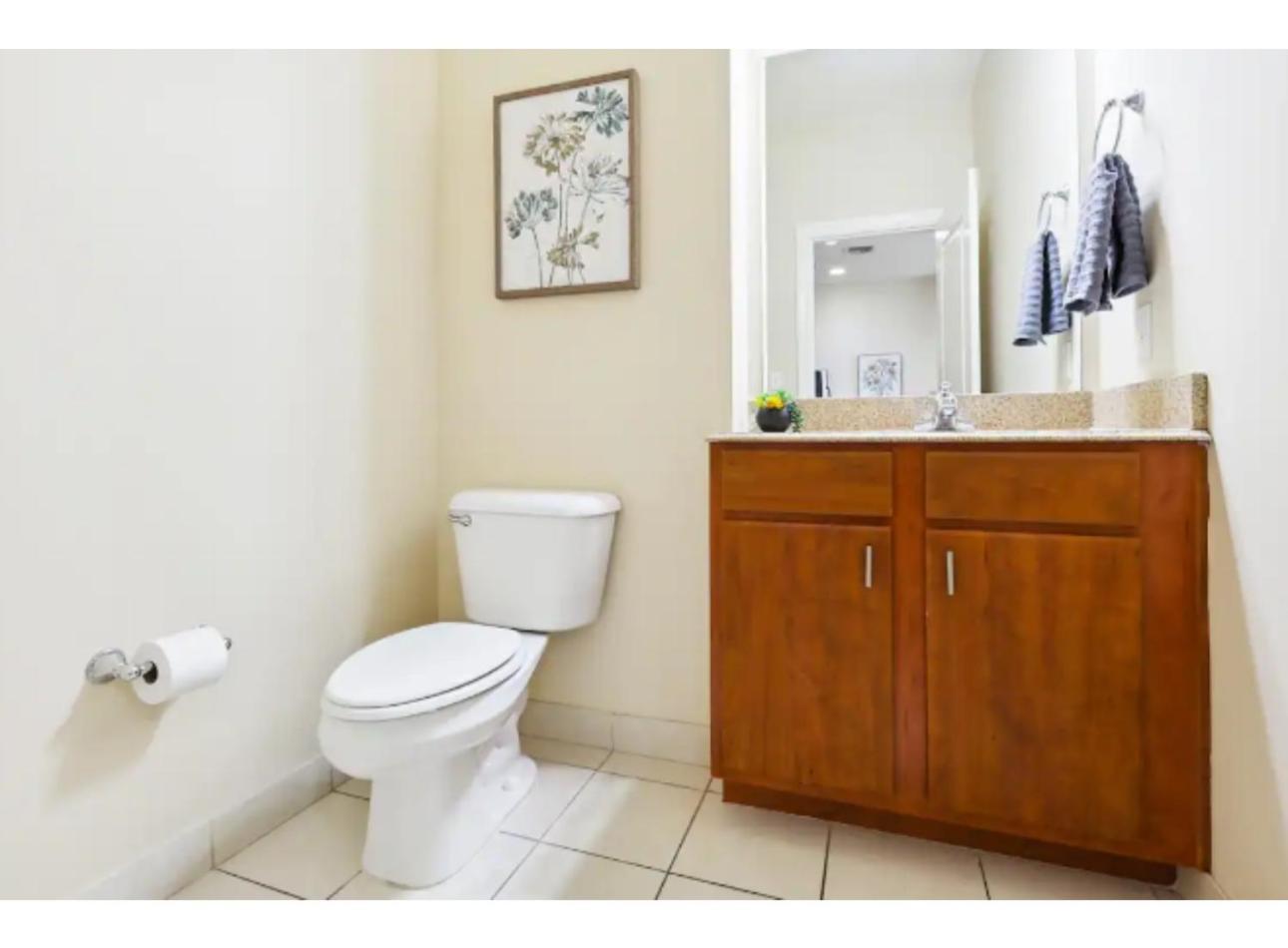 Amazing Condos Beautiful View 2 Blocks To French Quarter, Small Rooftop Pool, Gym, Seanger Theater, Super Dome, And Bourbon St Nueva Orleans Habitación foto