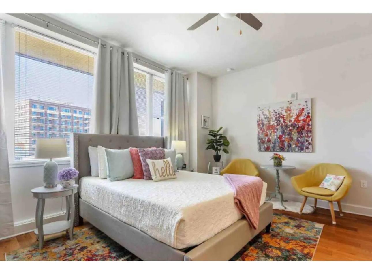 Amazing Condos Beautiful View 2 Blocks To French Quarter, Small Rooftop Pool, Gym, Seanger Theater, Super Dome, And Bourbon St Nueva Orleans Habitación foto