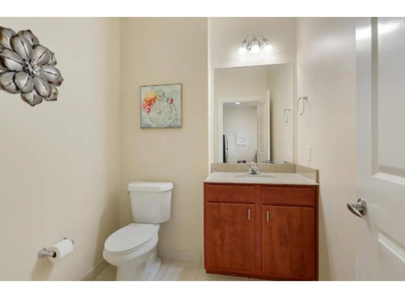 Amazing Condos Beautiful View 2 Blocks To French Quarter, Small Rooftop Pool, Gym, Seanger Theater, Super Dome, And Bourbon St Nueva Orleans Habitación foto